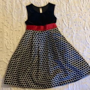 Cherokee girls dress perfect for the holidays! Size 6x